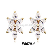 Latest fashion cubic zirconia stud earring with flower shape