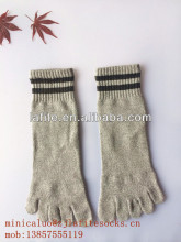 mem's five toe socks