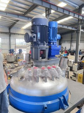 Liquid high and low speed mixing tank