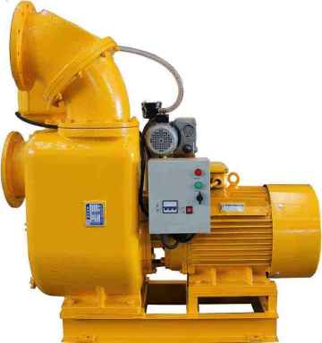 Powerful self-priming pump with vacuum assist system