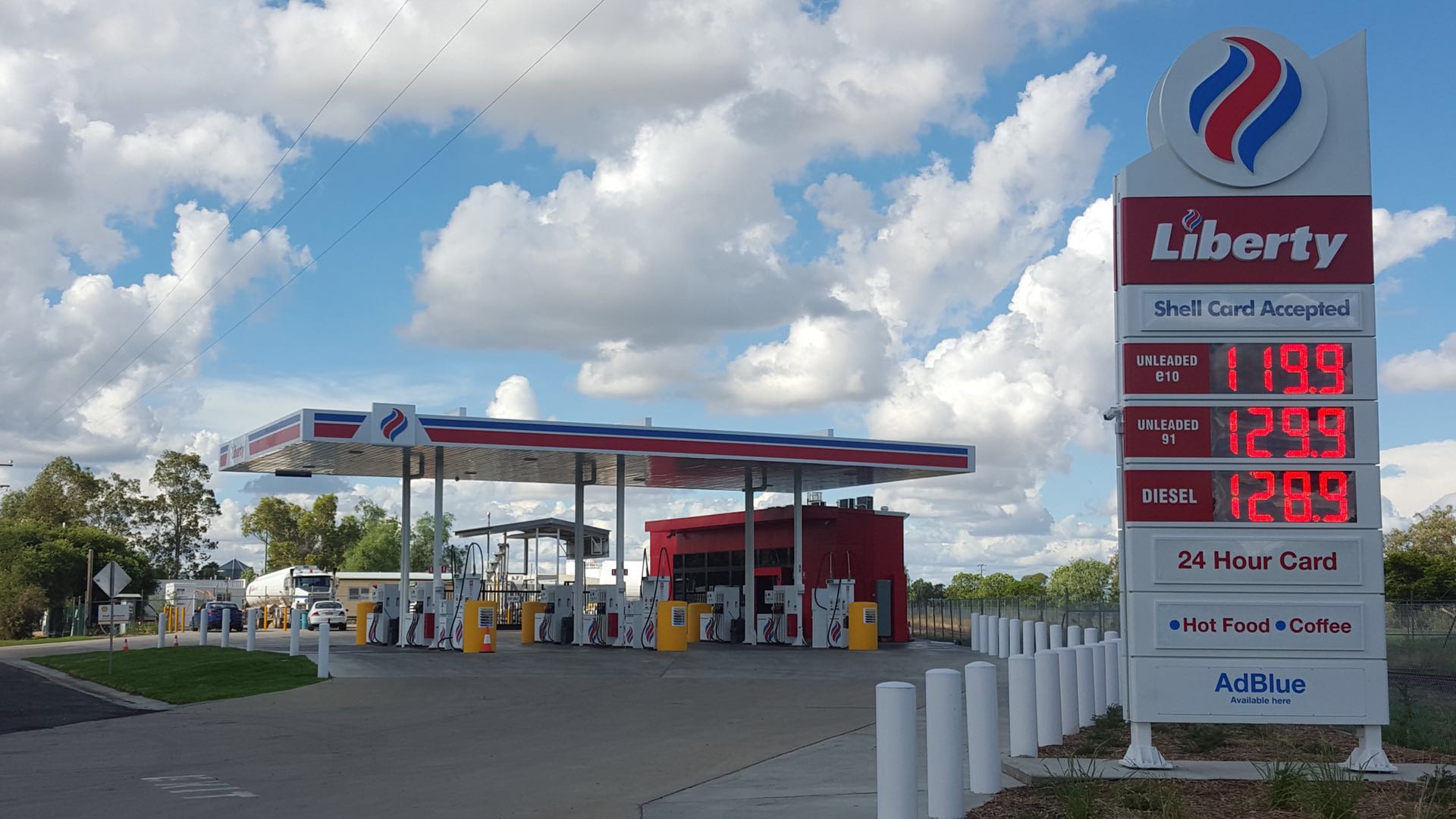 Prefabricated Space Frame Roof Construction Petrol Station Canopy