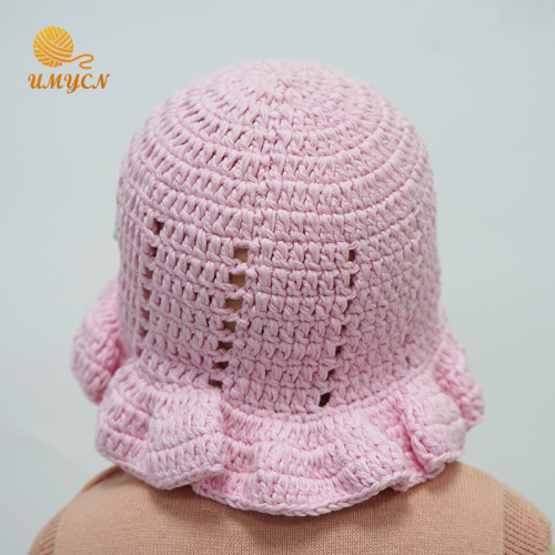 Bonnet en tricot fait main au crochet doux