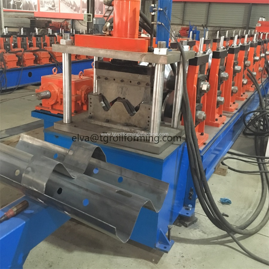 High quality highway guardrail forming machine