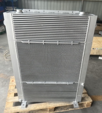 Oil-water-air cooler for ship engines