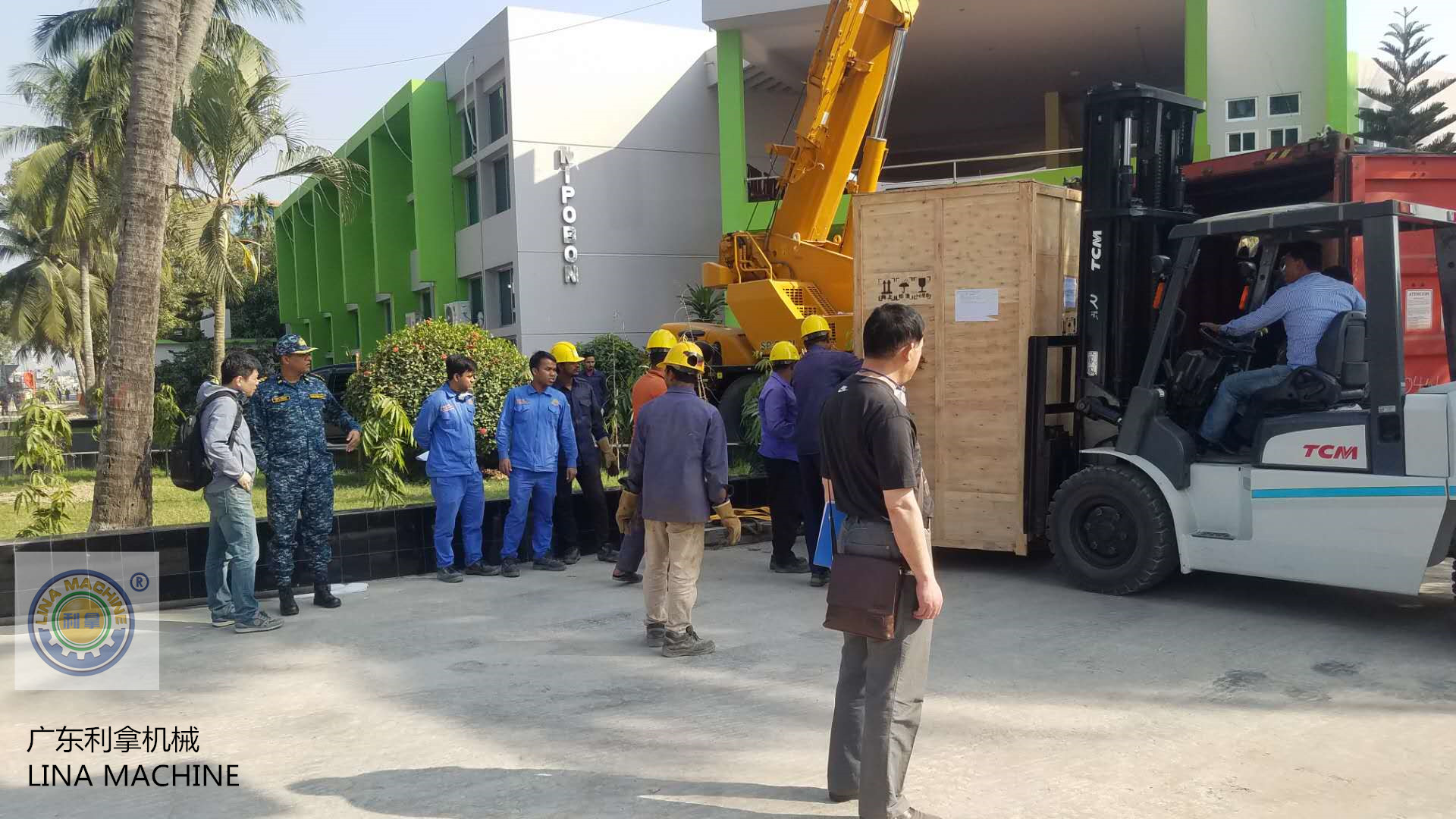 Kneader Mixer Arriving at Site