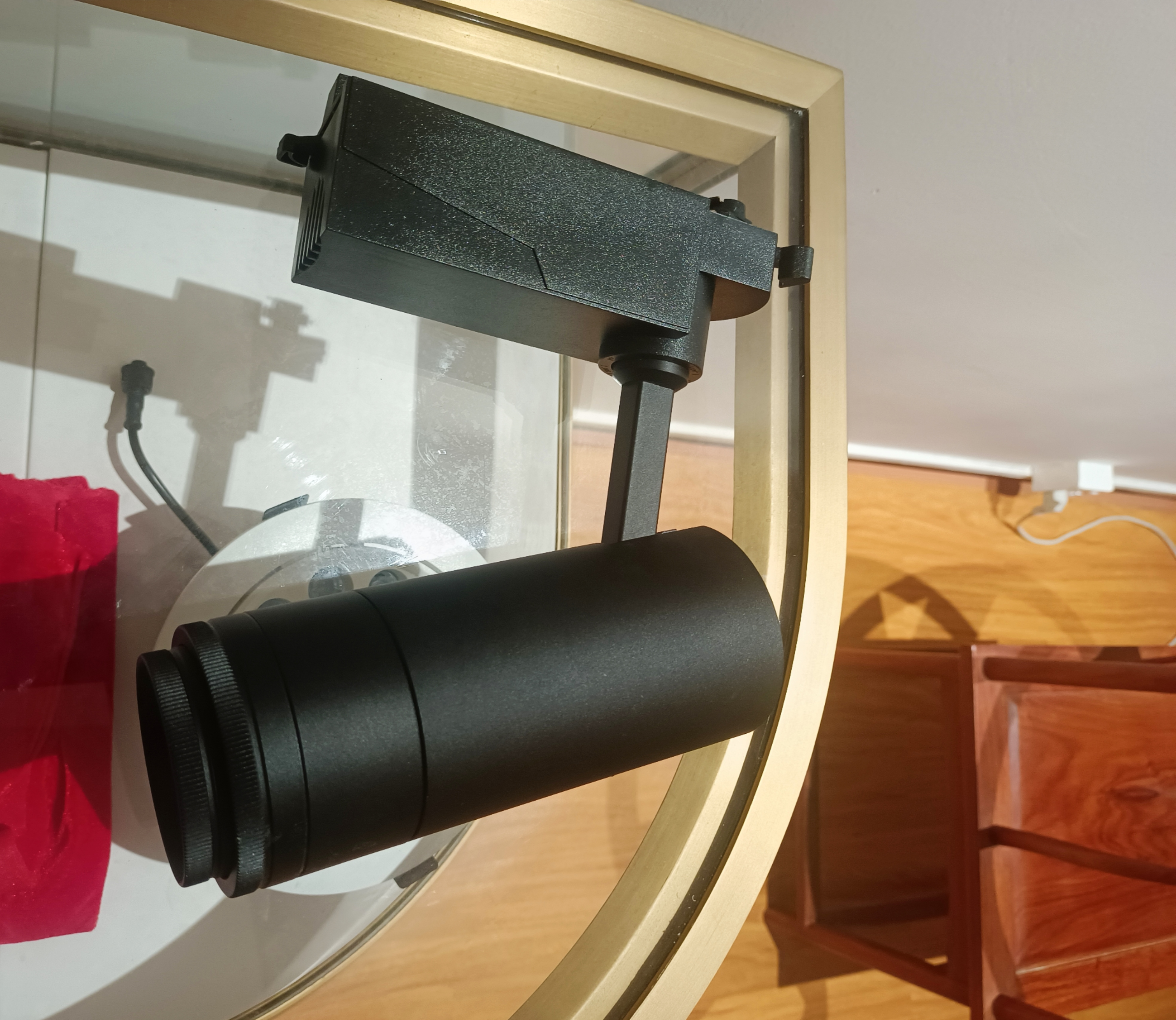Leica Modern Design LED Adjustable Track Lights Rail Lighting System Zoom Beautiful Light Color Dimmable & Customizable