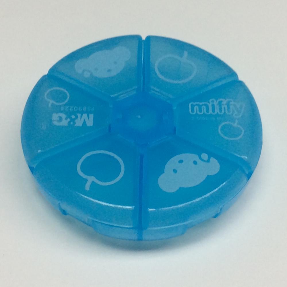 Plastic convenient six-grid round pill case