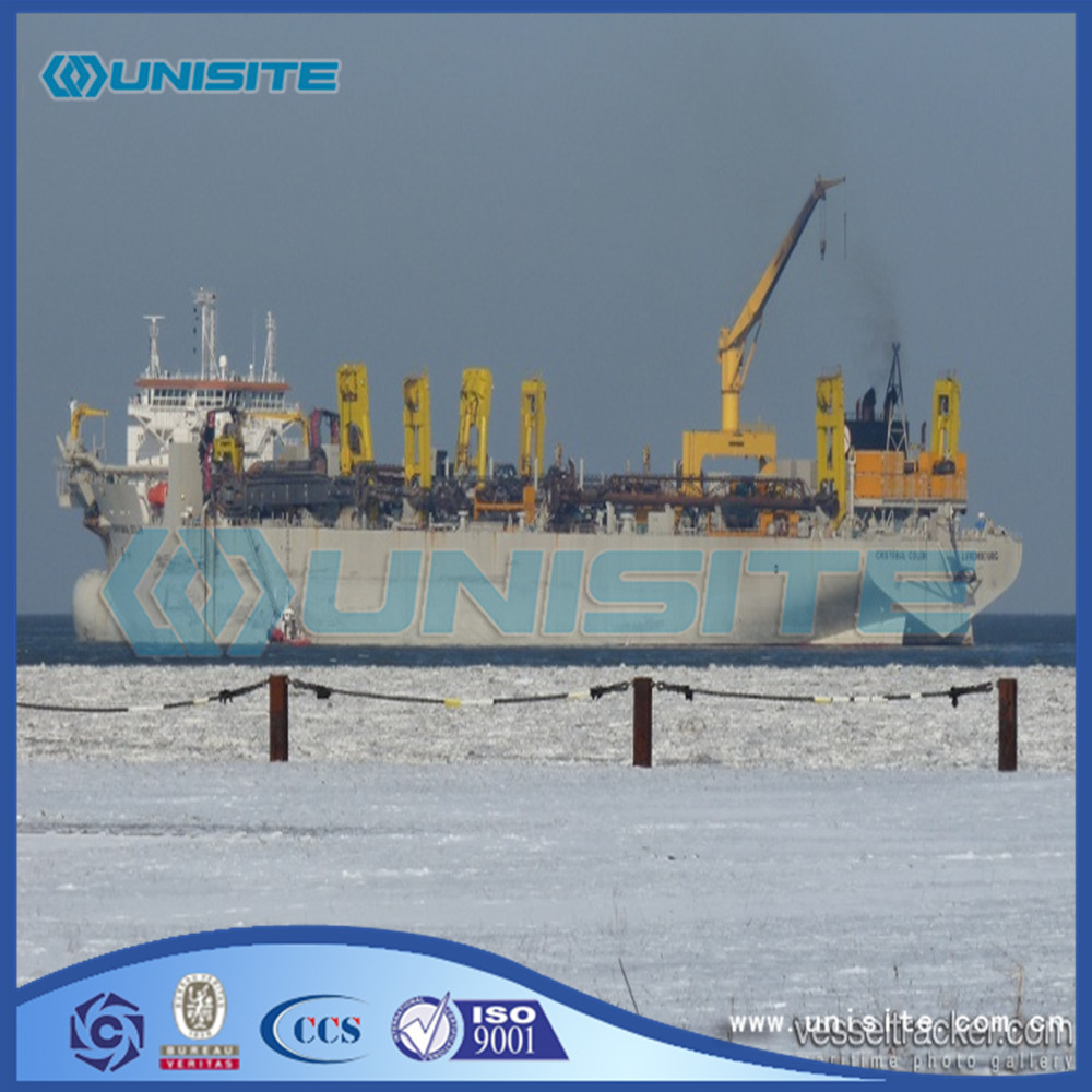 Suction trailing hopper dredgers