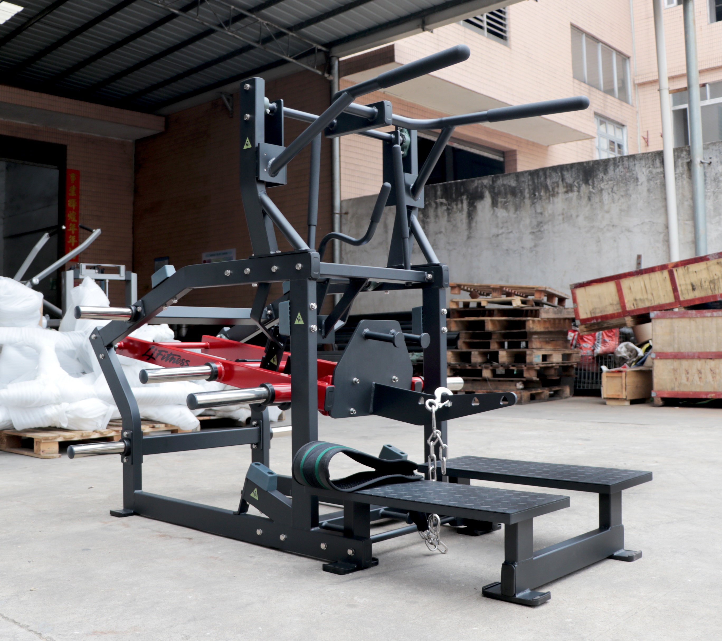 Hammer strength plate loaded belt squat machine