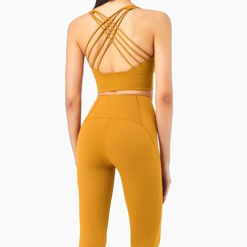 Babae comfy hubad pakiramdam yoga suit