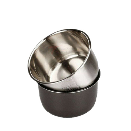 ステンレス鋼のアルミ合金の炊飯器の内部の鍋