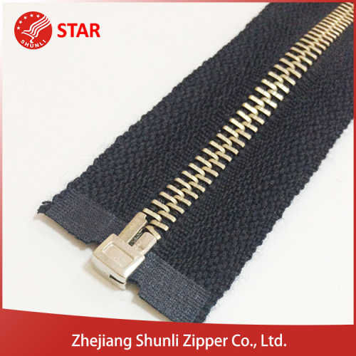 Highly polished Zipper manufaturer metal teeth zipper roll