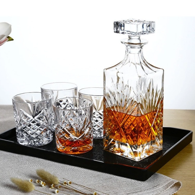 Wholesale and Customized Wine Glass Bottle Whiskey Lead Free Glass Bottle