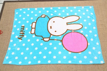 Flat screen printed coral fleece blanket