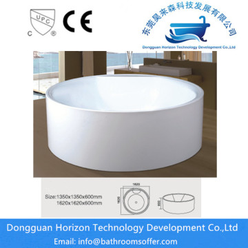 Circular freestanding acrylic bathtub