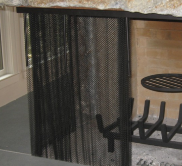 Fireplace mesh curtain