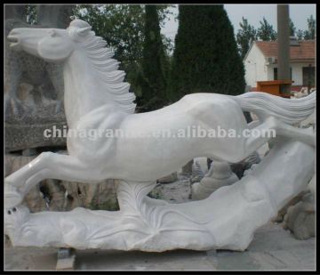 outdoor horse statues