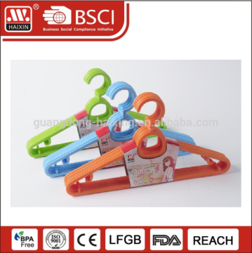 Wholesale Anti-slip for Clothes colored Dry Outside Use Plastic clothes hanger for clothes