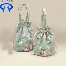 Accept the cloth bag with the drawstring bundling