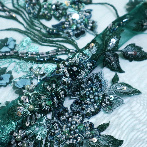 Broderie florale à sequins vert foncé