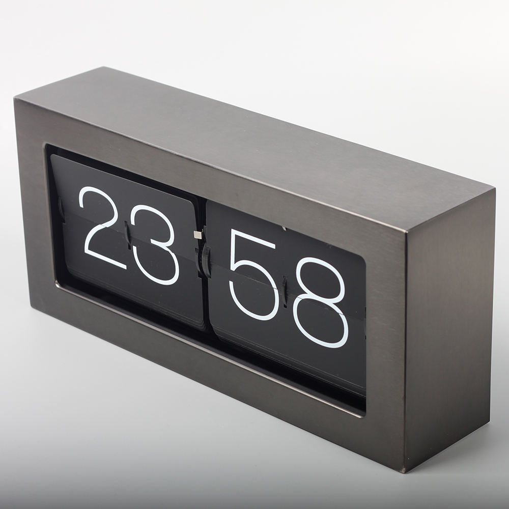 Clock With Flip Numbers