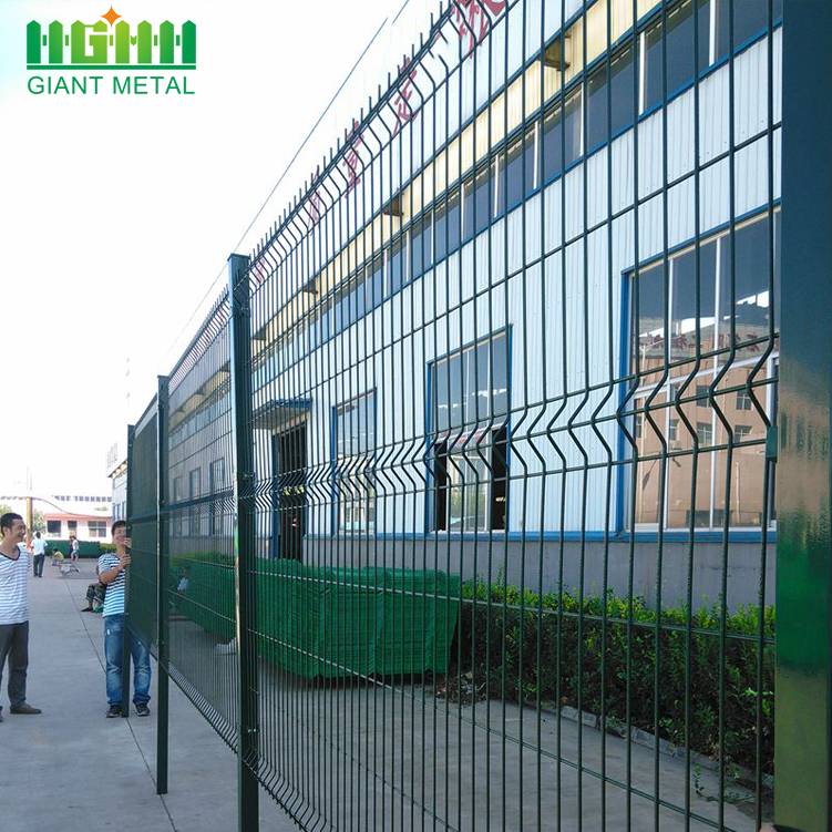 Welded Wire Mesh Fence With Triangle Bending Fence