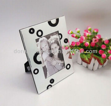 Luxurious beautiful borderless photo frame for picture