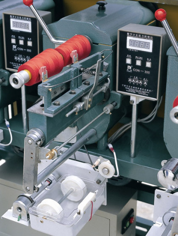 sewing thread rewinding machine