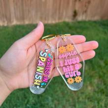 Customizable Logo Tag Promotional Retro Motel Keychains: Personalized Plastic Hotel Keychains with Transparent Charms and Name Tags