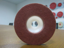 Non woven grinding disc