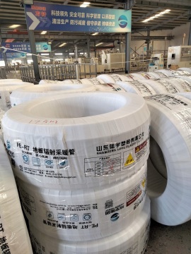 PE-RT plastic tubes underfloor heating pipes
