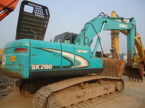 used excavator Kobelco SK200