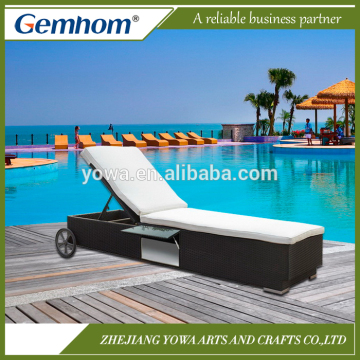 Top quality patio beach sun lounger with wheels