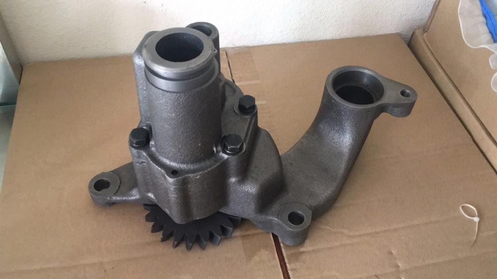 KOMATSU OIL PUMP SA6D140 أجزاء المحرك 6211-51-1000