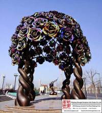 Carving Gorgeous Bronze Sculpture