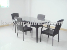 Combined table / chair