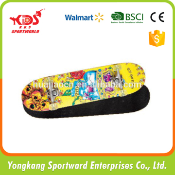 Hot sale chinese new pro skateboard with four wheel skateboard