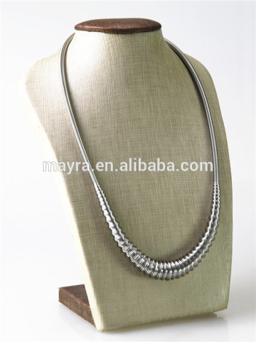 woman steel mesh necklace