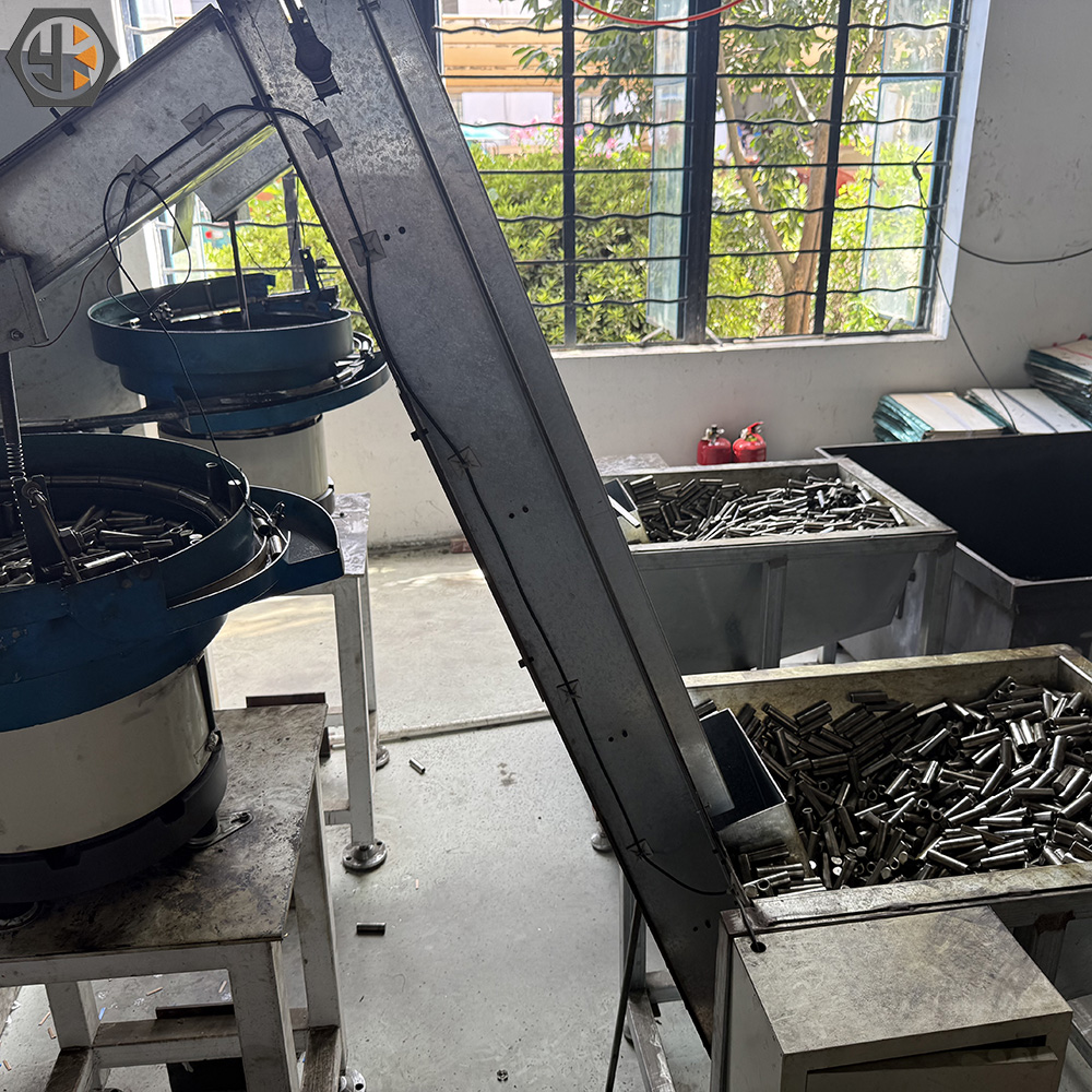 hegesztés a zsanéron (10) weld on hinge(10)