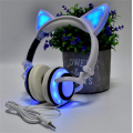 Fones de ouvido infantis com LEDs brilhantes orelhas de gato