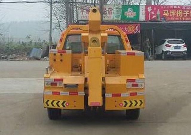 JMC Small Wrecker Tow Truck للبيع