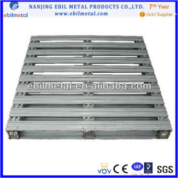 steel pallet in pallet rack