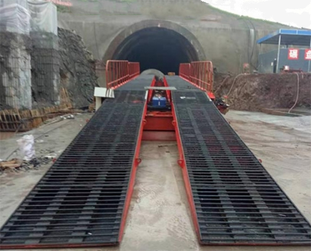 Hydraulic Inverted Arch Trolley bridge formwork