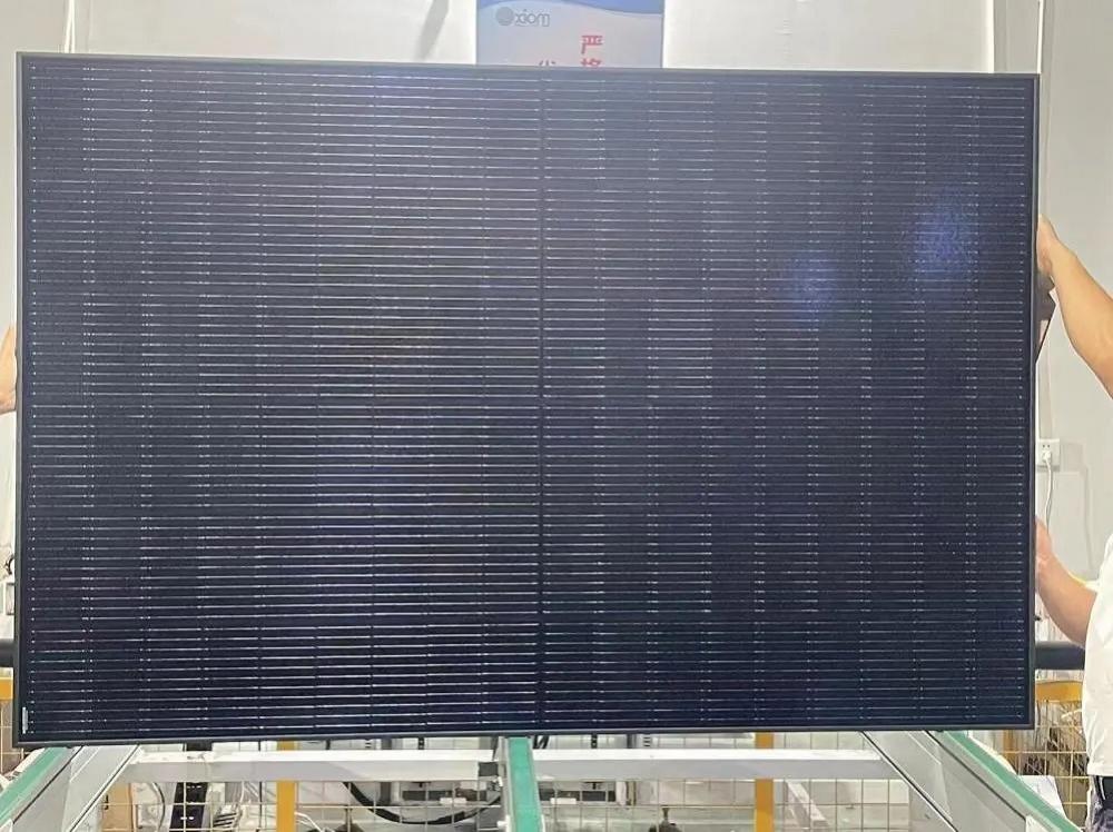 Un modulo foto fotovoltaico a pannello solare topcon di grado per il mercato dell&#39;Europa