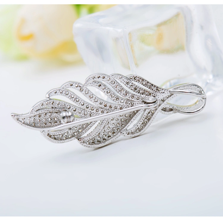 Fashion Beautiful Leaf Shape CZ Crystal Brass Brooch