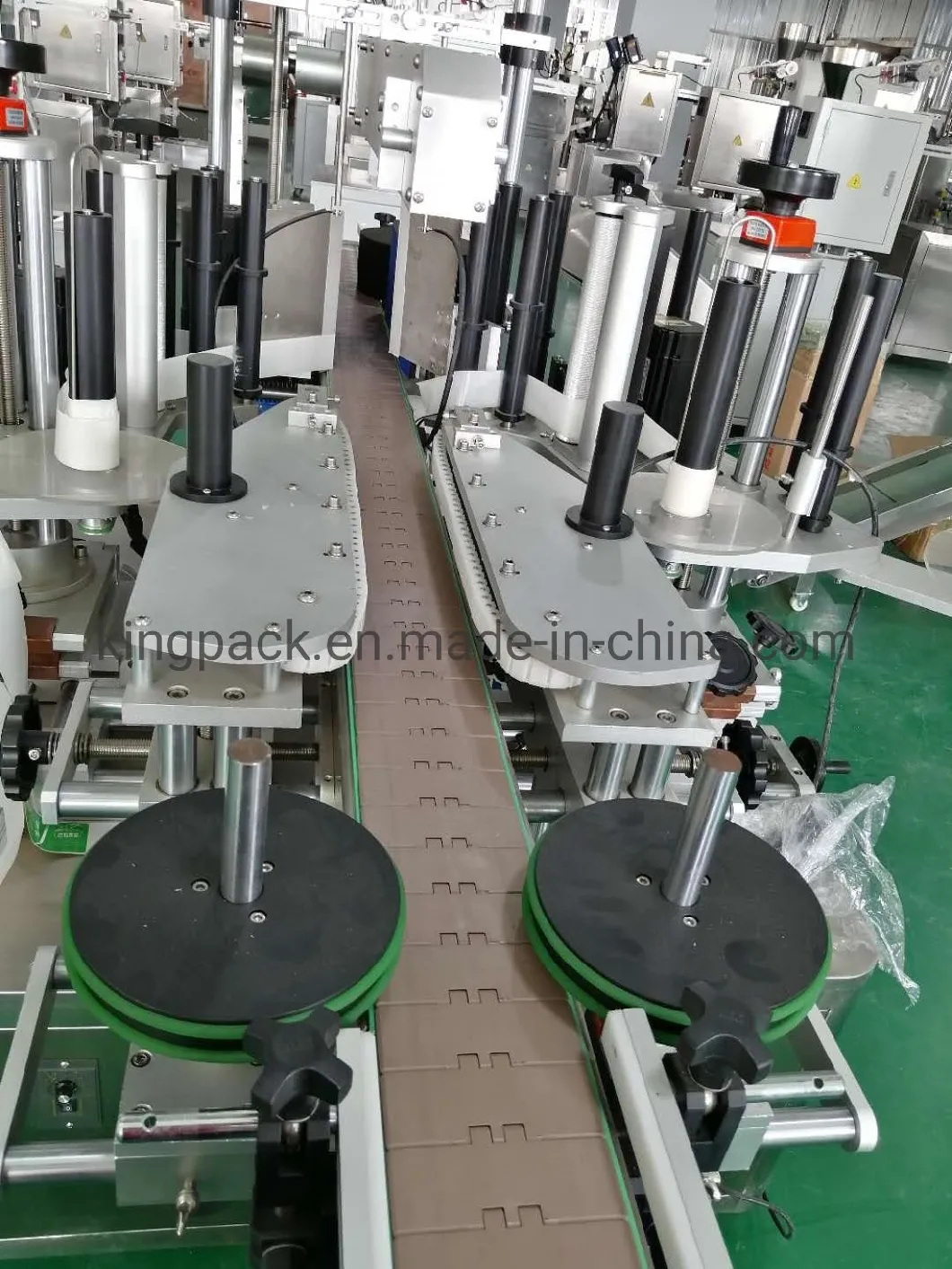 Automatic Vertical Flat Bottle Double Sided Self Adhesive Labeling Machine Packing Machine