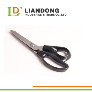 9-1/4 inch black handle zigzag scissors