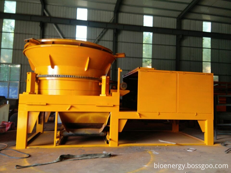 Mobiler Holzbrecher Mobile Wood Crusher