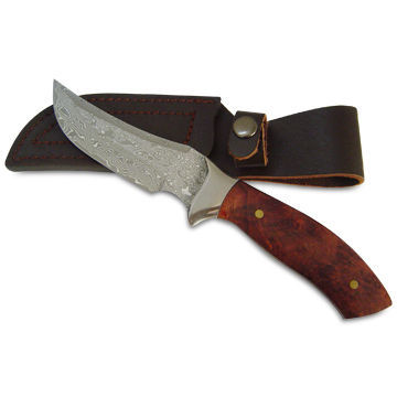 Best Damascus Steel Hunt Knives with Wooden Handle