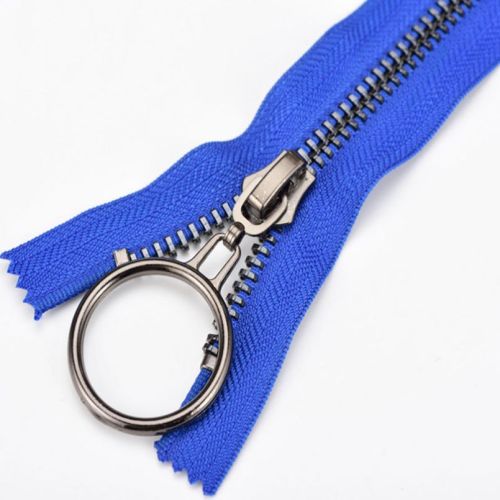 Fashion lubricated metal zippers with O ring